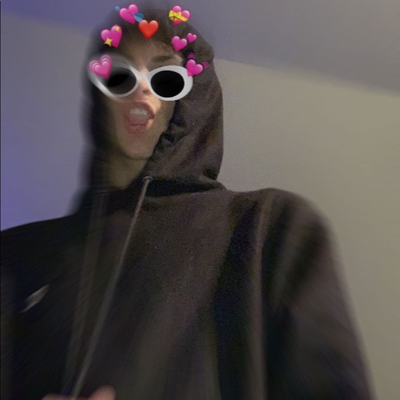 Meet your Posher, Braxton - Picture 3 of 6